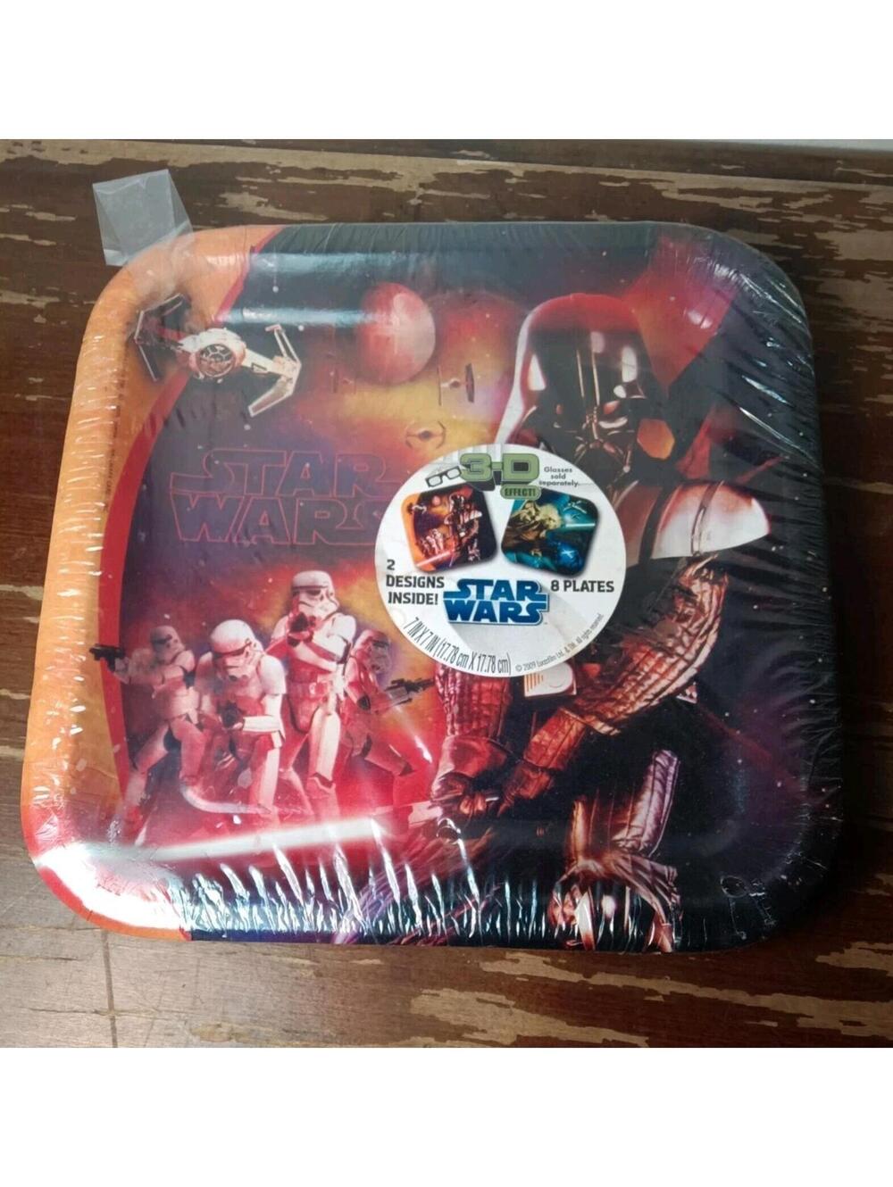 2009 Star Wars 3D Effect Square Paper Plates Including Darth Vader